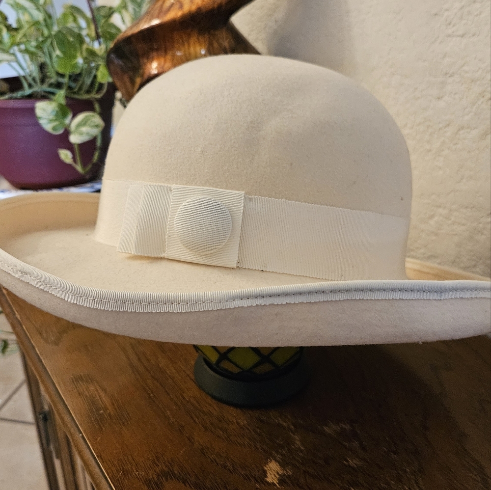 Betmar 100% Wool Cream Hat